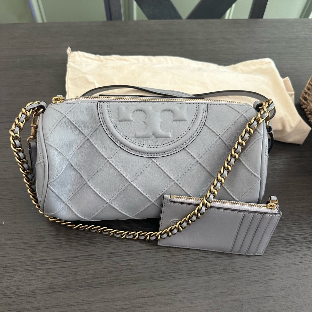 Tory burchGray Quilted Chain Shoulder Bag